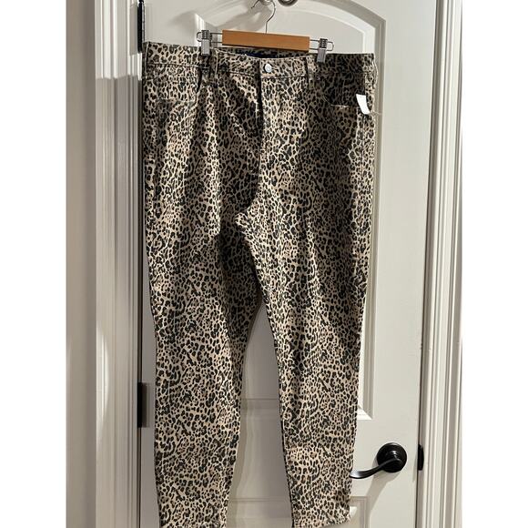 GAP High Rise Universal Leopard Print Legging Jeans NWT Size 20 / 35 - Picture 4 of 6